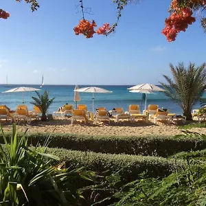 https://oceanfront-apartment-4-porto-antigo-ii.cape-verdehotels.com
